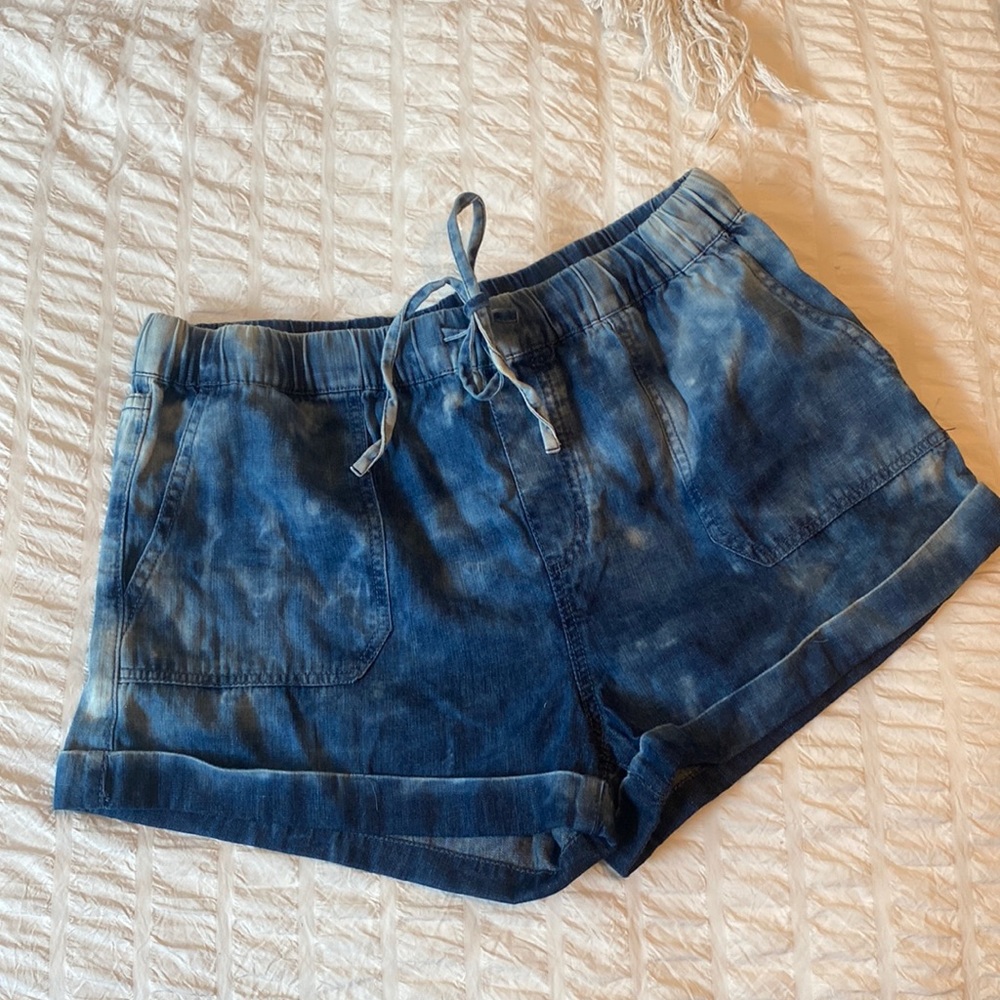 Volcom shorts
